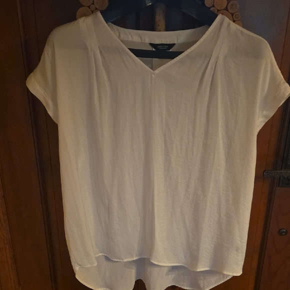 Simply Vera Vera Wang Cream V-Neck Blouse - Picture 1 of 4